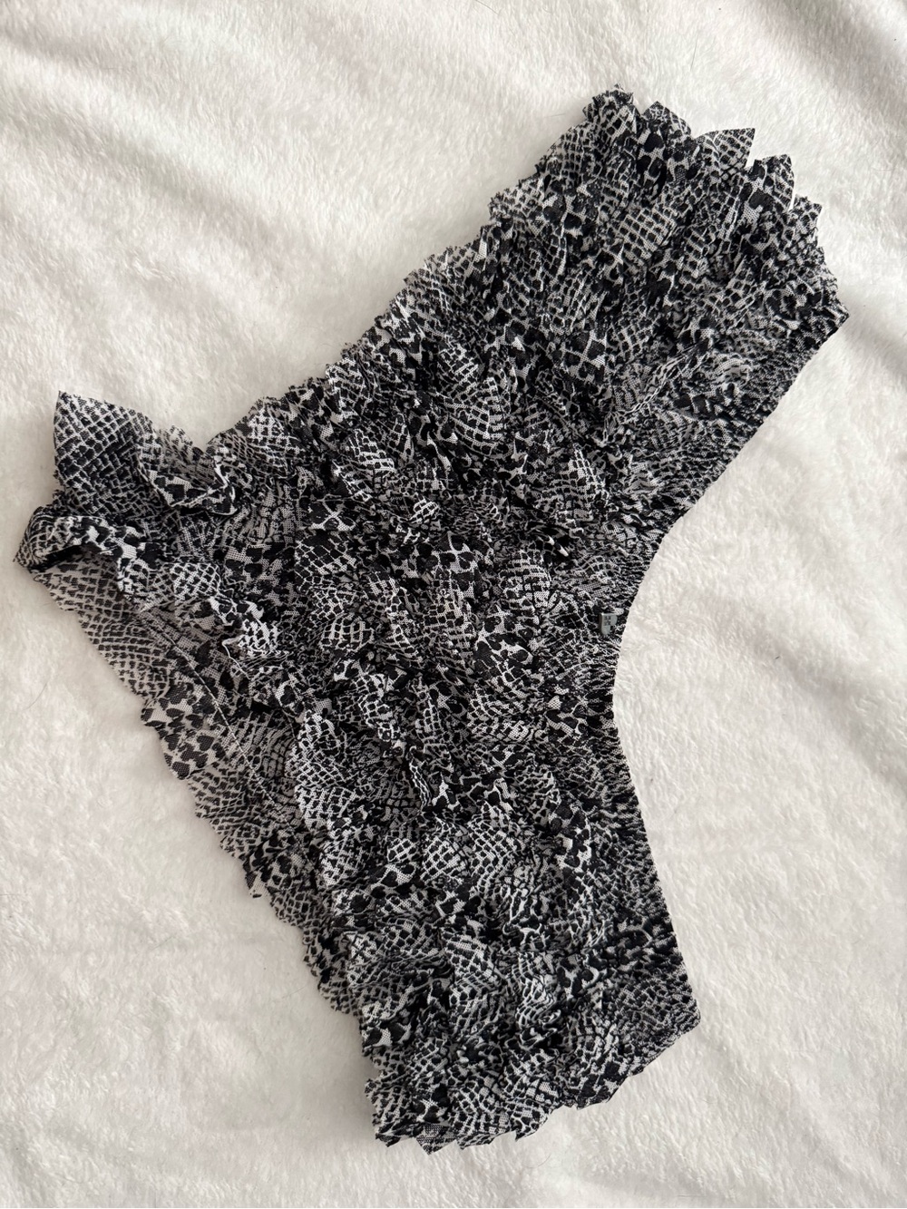 ❤️ 3 for $18 ❤️ Blackheart Ruffle Mesh Hipster Panty